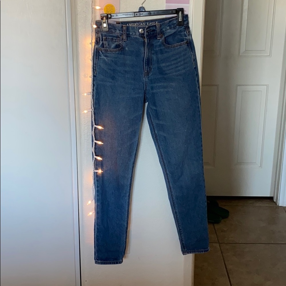 American eagle dark wash denim mom jeans